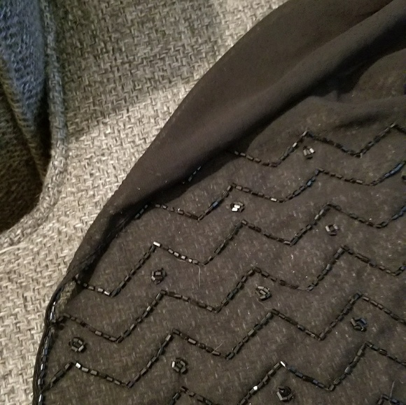 Scraf - Picture 2 of 3